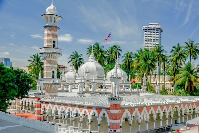 38 – Visit the centenary Sultan Abdul Samad Jamek Mosque