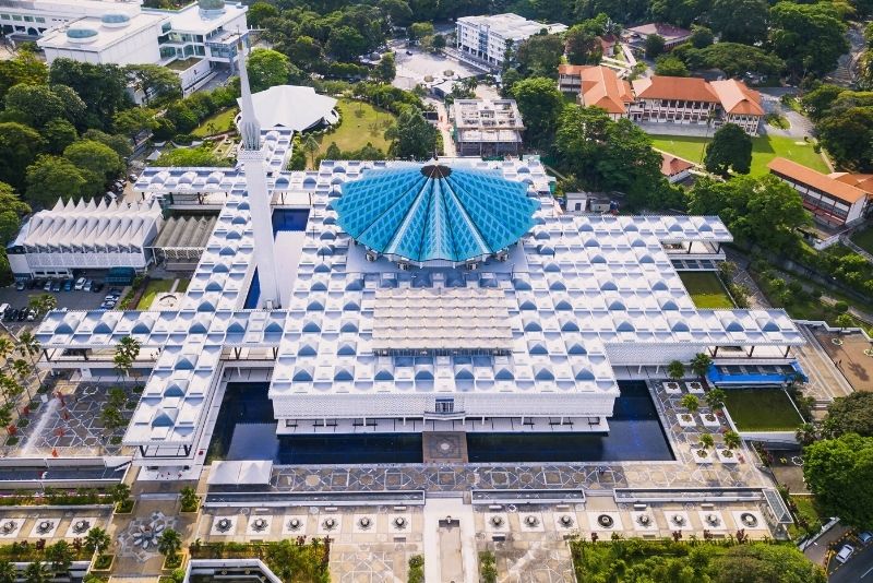 19 – Explore the modern National Mosque of Malaysia